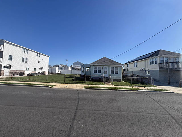 707 W Maple Avenue  West Wildwood New Jersey 08260-2117