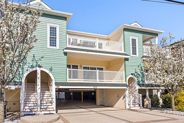 203 E Pine Avenue B West Wildwood New Jersey 08260